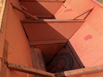 Bild 4:Remprodex 4-reihige automatische Kartoffel-Legemaschine