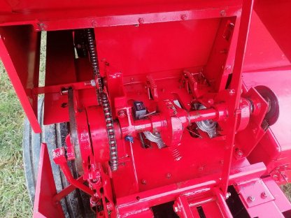 Bild 5:Kleinballenpresse Massey Ferguson 124