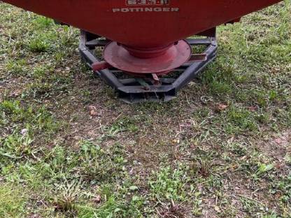 Bild 3:Kunstdüngerstreuer