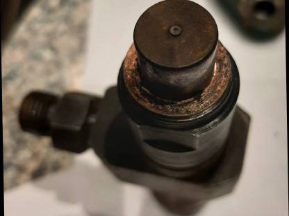 Bild 3:Einspritzdüse für Güldner Motor 2 DA