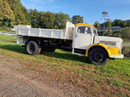 Bild 2:Oldtimer Steyr 480