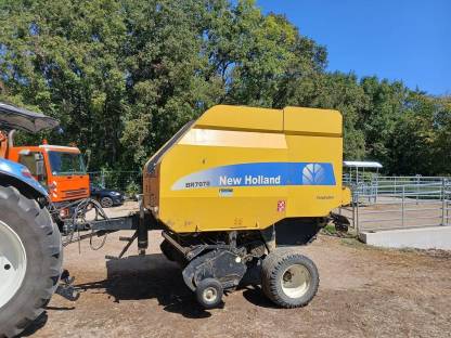 New Holland BR 7070 Rundballenpresse