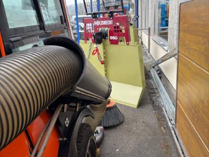 Bild 8:Kehrmaschine Kugelmann E1200