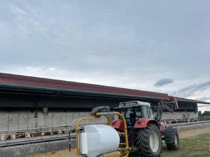 Bild 2:Rundballen pressen und wickeln