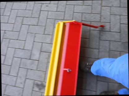 Bild 4:Pickupblech mit Beschleuniger/Andrückwalze Pöttinger