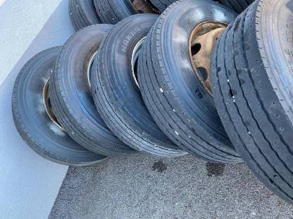 Bild 3:LKW-Räder, Anhängerräder