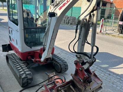 Takeuchi TB216 mit Powertilt