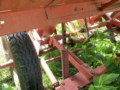 Bild 6:Remprodex 4-reihige automatische Kartoffel-Legemaschine