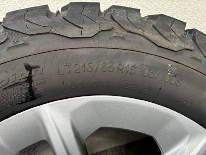 Bild 3:Reifen für Jeep