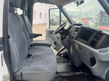 Bild 9:Ford Transit Pritsche 2,4