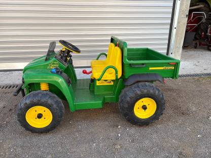 John Deere Gator