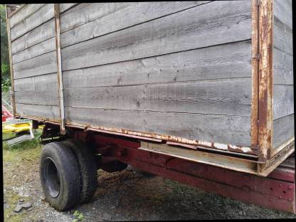 Bild 2:Kipper auf Mercedes-Fahrgestell