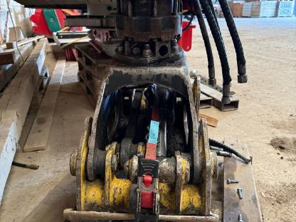 Bild 3:Kesla Holzzange mit Rotator