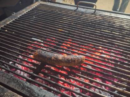 Halbe grillwurst, oder Käsekrainer