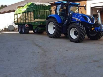 Biete Grassilage-Transport