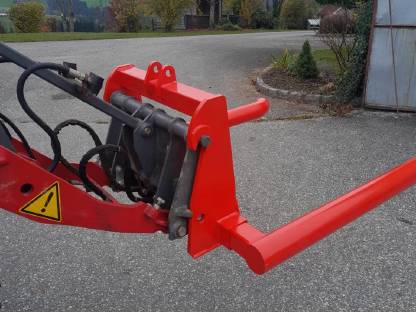 Bild 2:Ballengabel für Weidemann