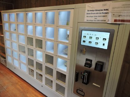 Warenautomat mit Lockboxen Vision X