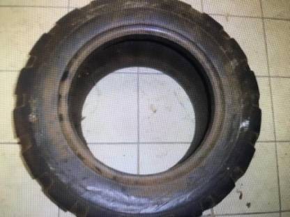 Bild 2:1 neuer Reifen 13.0/65-18