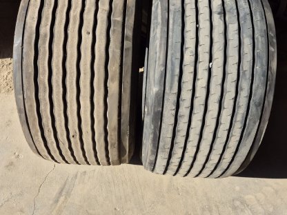 2 x 445/45R19,5 Anhängerreifen