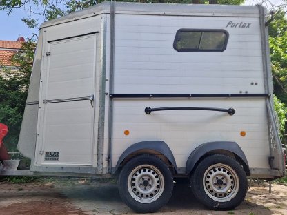 Pferdeanhänger Böckmann H806, 2.400kg, Portax + Fohlengitter