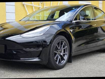 Tesla Model 3 Standard Range Plus FSD