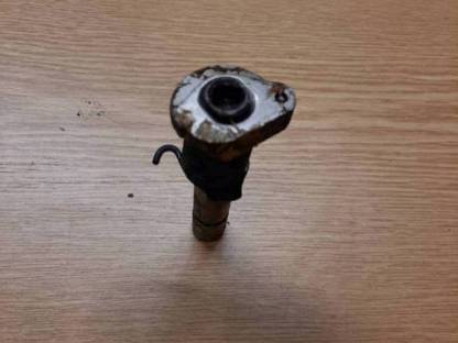 Bild 2:Exzenterbolzen Deutz Steuerdeckel