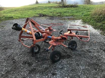 Kuhn Kreiselzettwender GF 440