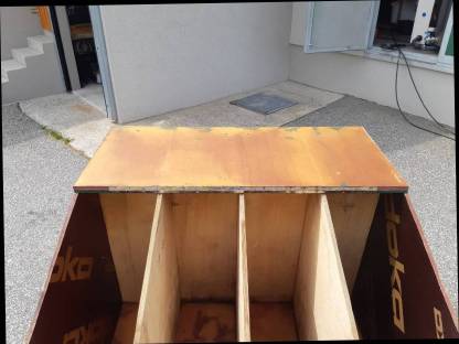 Bild 3:Kiste, Box für Schrot, Getreide, Futter etc., oder für Kelle