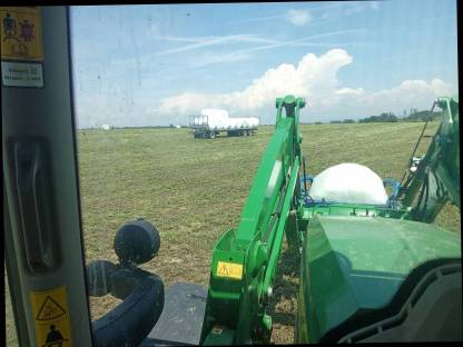 Verkaufe Gras/Rotklee-Silage