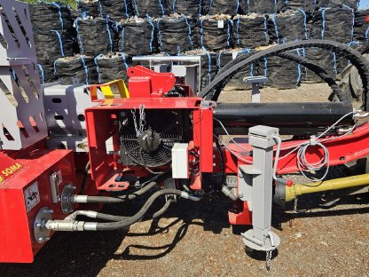 Bild 6:Holzspalter Lancman XTRM XL32 C XTREMSPEED mit 3-fach Pumpe