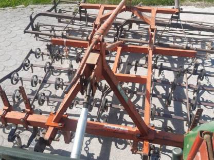 Bild 5:Saatbeetkombination, Federzahnegge, Grubber