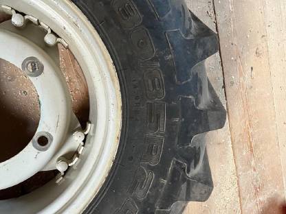 Bild 2:Räder für Ford 7740