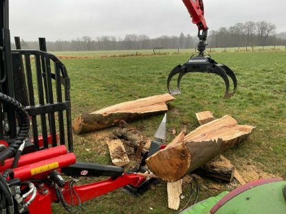 Bild 2:Kegelspalter mit Konsole für Rückewagen 800-1.100 cm