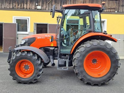 Bild 3:Traktor Kubota M4-063
