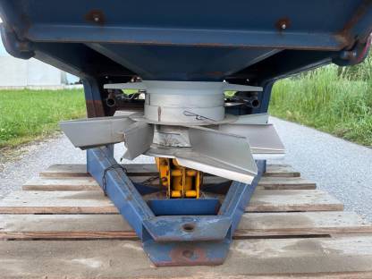 Bild 6:Bogballe Düngerstreuer