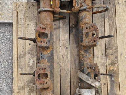 Bild 2:Achsen für Hänger od. Tieflader