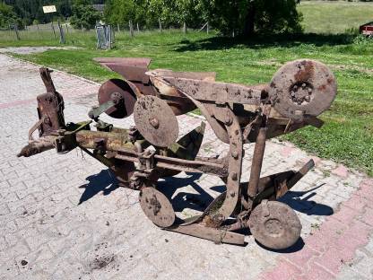 Bild 2:2 Schar Wendepflug KMF