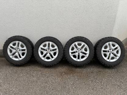 Bild 2:Reifen für Jeep