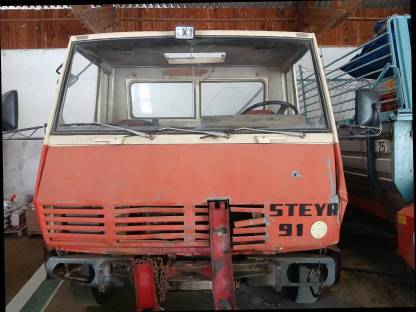 Steyr Lkw mit Reservemotor