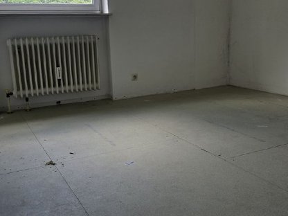 Bild 4:Natur Eichenholzboden, Brennholz Unterkonstruktion