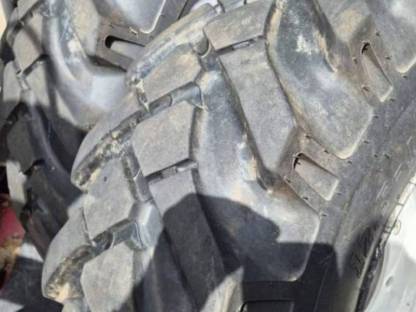 Bild 2:BKT Kompletträder 12.5-18