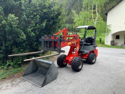 Bild 3:Hoflader Hoftrac Fuchs F853H