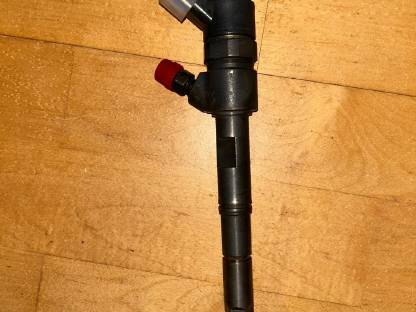 Bild 2:Injektor zu Perkins 854E-E34 TA oder FPT 4-Zyl., 3,4 l