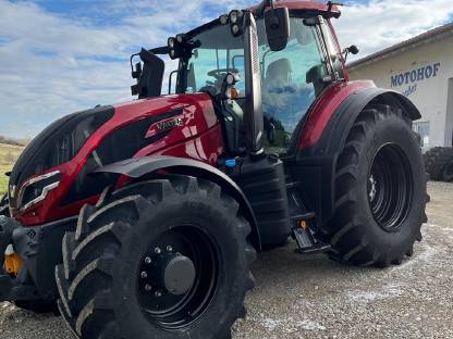 Bild 2:Valtra T175D Neuschlepper