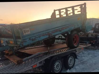 Bild 3:Traktor und Landmaschine Suchen