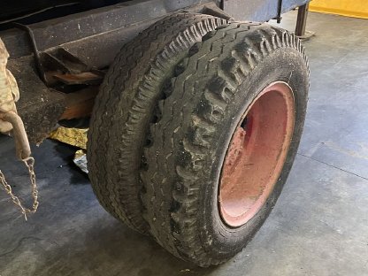 Bild 4:Einachs-Dreiseitenkipper