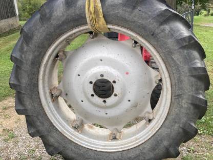 Bild 3:Traktorreifen Vredestein 340/85 R36