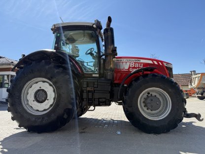 Bild 6:Traktor MF 8690 Dynatv