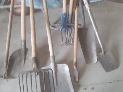 Verschiedene Gartenwerkzeuge