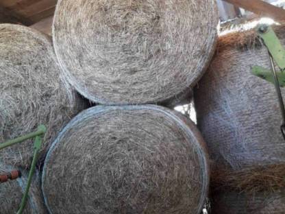 Heu Rundballen und Quaderballen